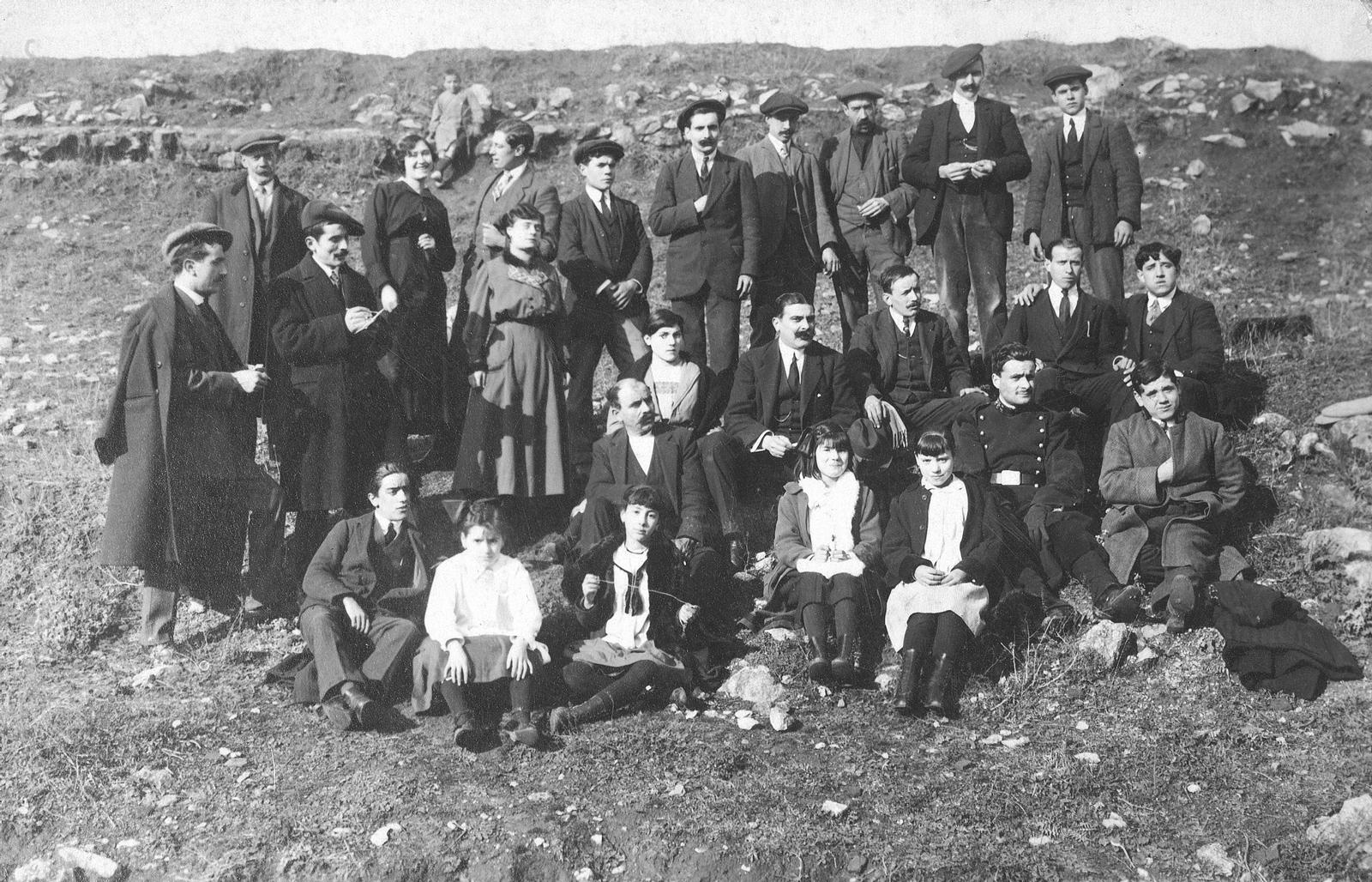 Desconegut, [Dramatic Section of the Workers' Society of Friendship]