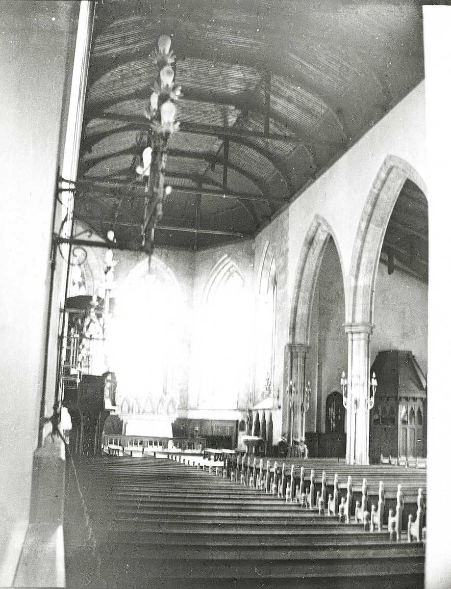 Tom Kent, Interiør fra Bergen Domkirke.