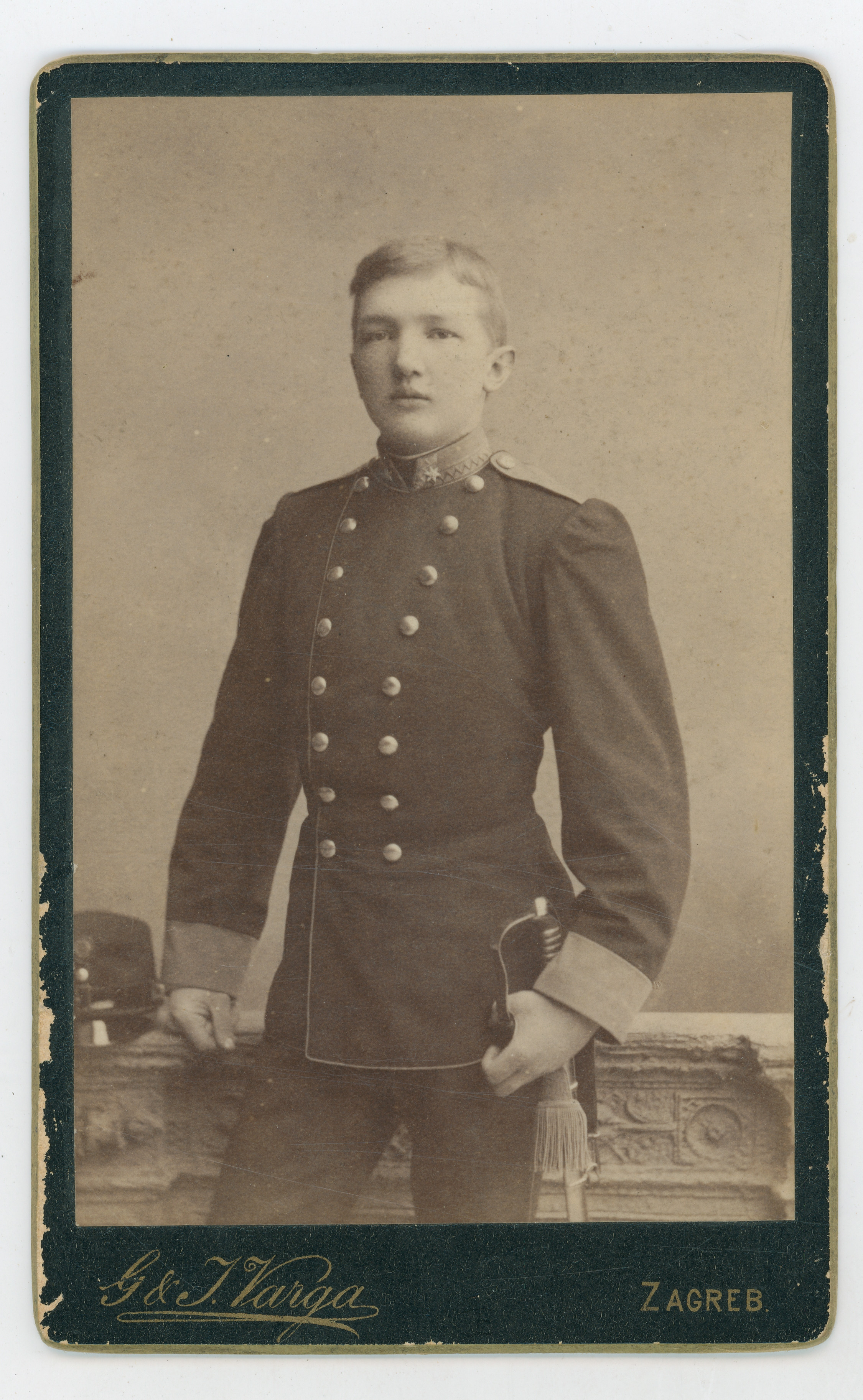 Gjuro i Ivan Varga, Kadet