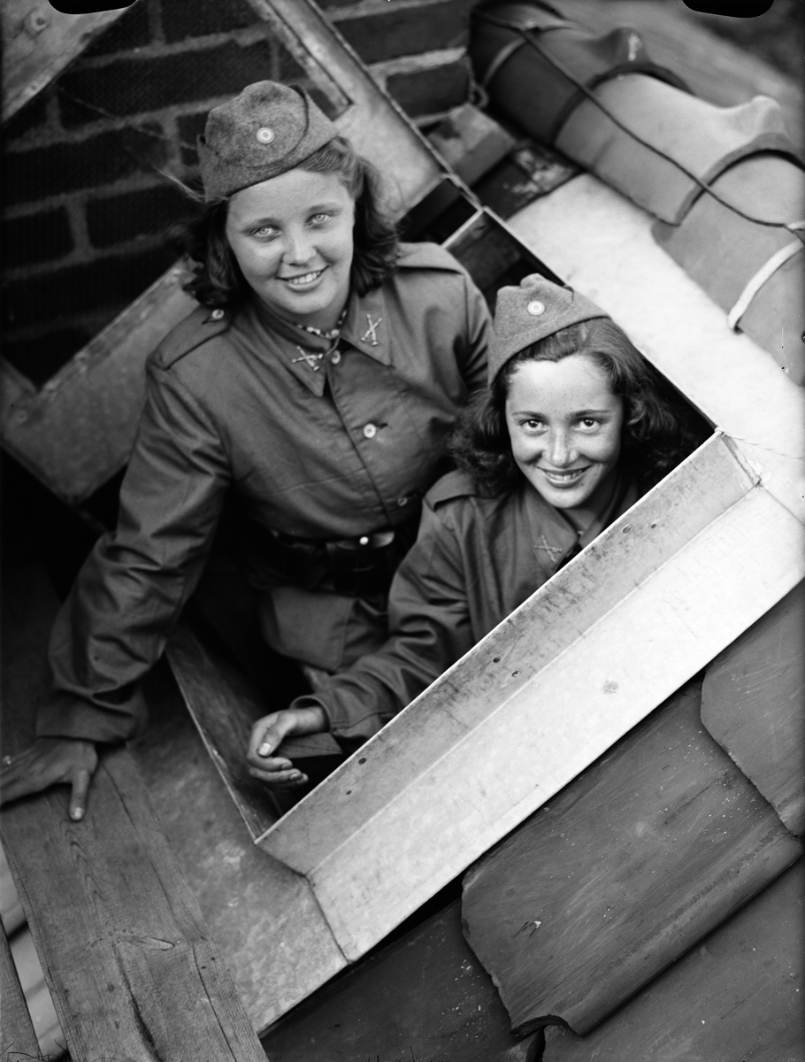 Paul Sandberg, Two Young Fleets, Probably on Civil Defence Exercise, Uppsala 1943