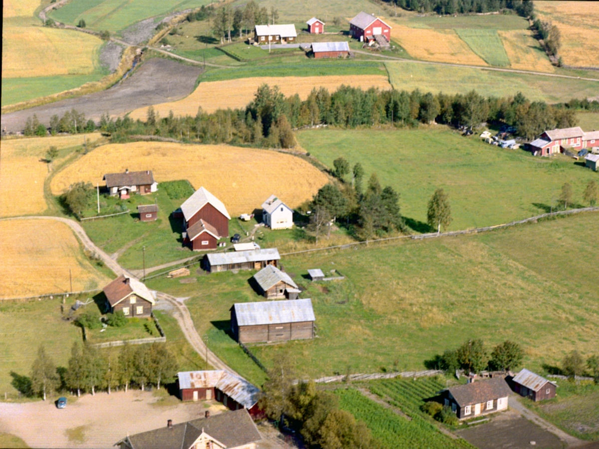 Widerøes Flyveselskap A/S, FLYFOTO HUSE, ØSTNES GARD