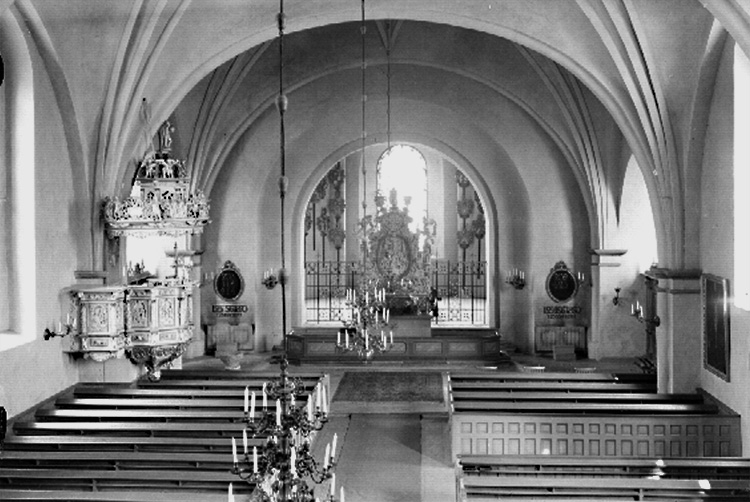 Olof Lilljeqvists Konstförlag, Askersunds Landskyrka, interiör. Bilden tagen för vykort.