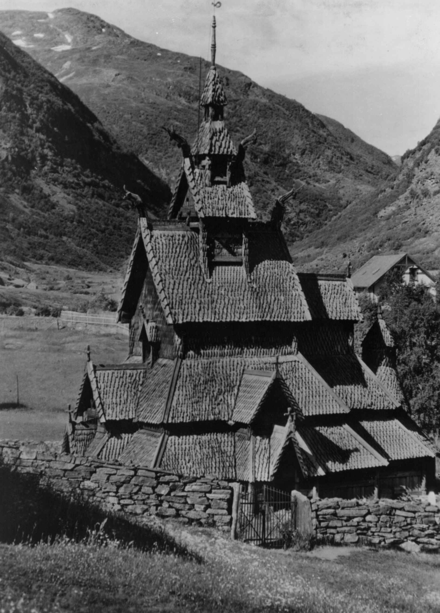 Axel Lindahl, Borgund stavkirke