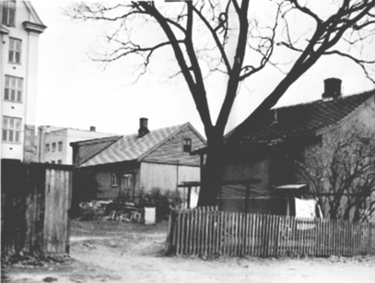 Anno Domkirkeodden, SANGENVEGEN 11, STORHAMARGATA 43, BAKGÅRDENE