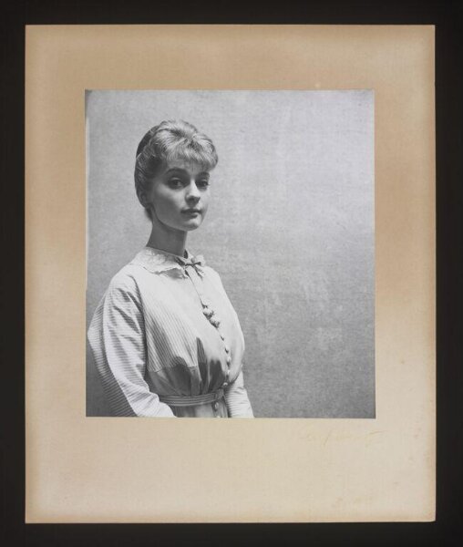 Beaton, Cecil (Sir), Portrait of Margaret Sharman