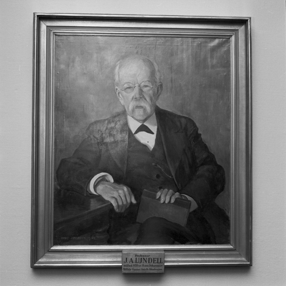 Uppsala-Bild, Gustav Adolfs Akademien, portrait of Professor J A Lundell, Uppsala 1959