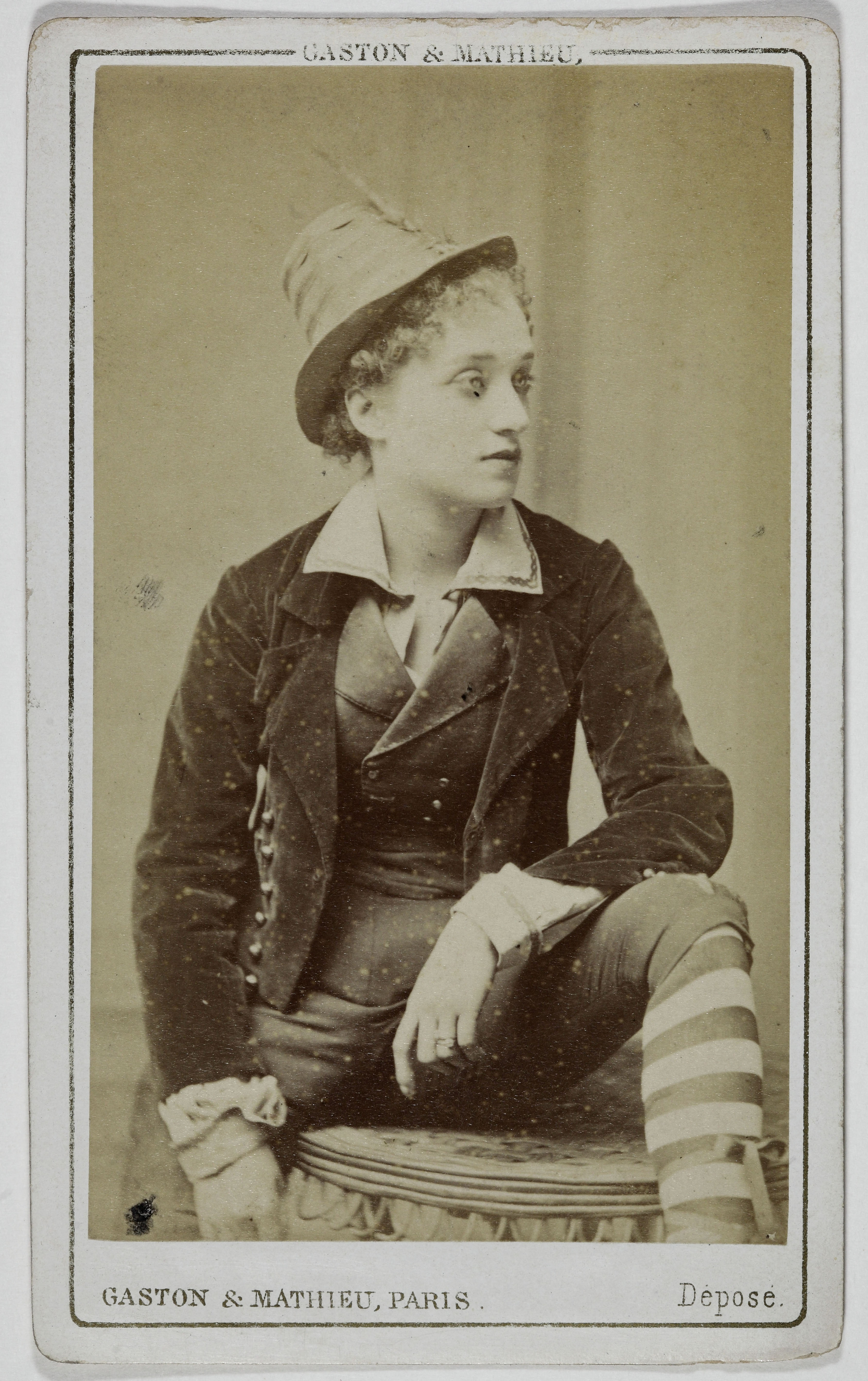 Gaston & Mathieu, Portrait d'Amiati, (Marie-Thérèse Victoria-Adélaïde Abbiate, dite), (1851-1889), (chanteuse de café-concert)