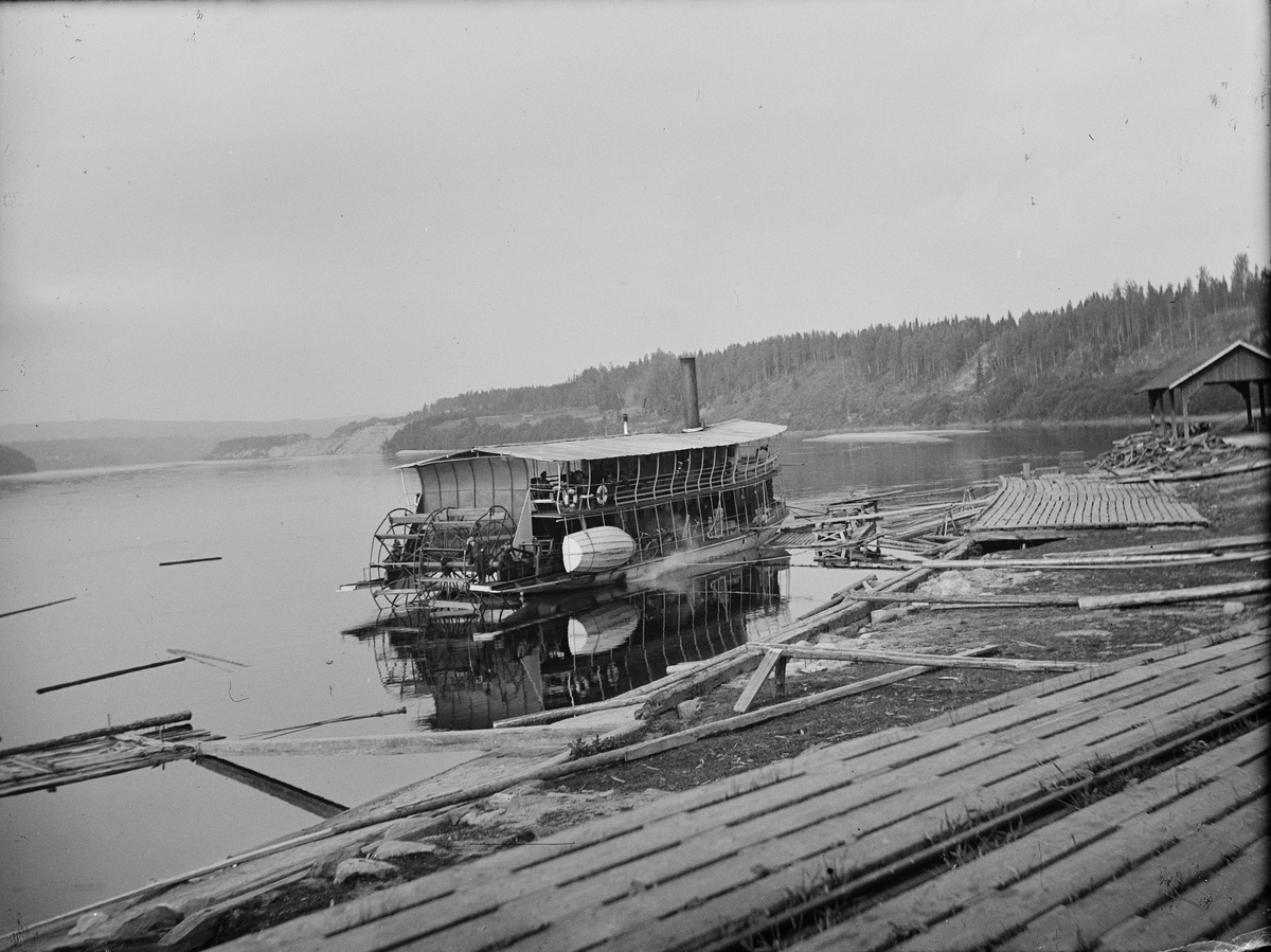 Josef Ärnström, Hjulångaren Indalen, sannolikt vid Berge, Timrå socken, Medelpad