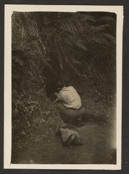 Louis Fleckenstein, [Figure Crouching in Hole]