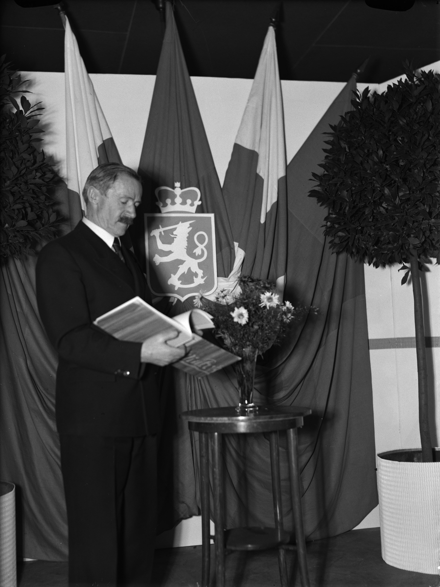 Paul Sandberg, “Finnish Invalidity Works at Upsalaut”" - landshövding Sigfrid Linnér inaugural Tales, AB Wolrath & Co Exhibition Hall, Uppsala December 1942
