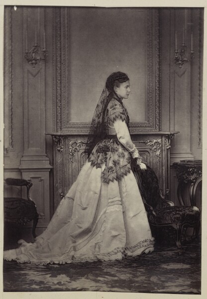 Unknown, [Portrait of a woman in a veil]