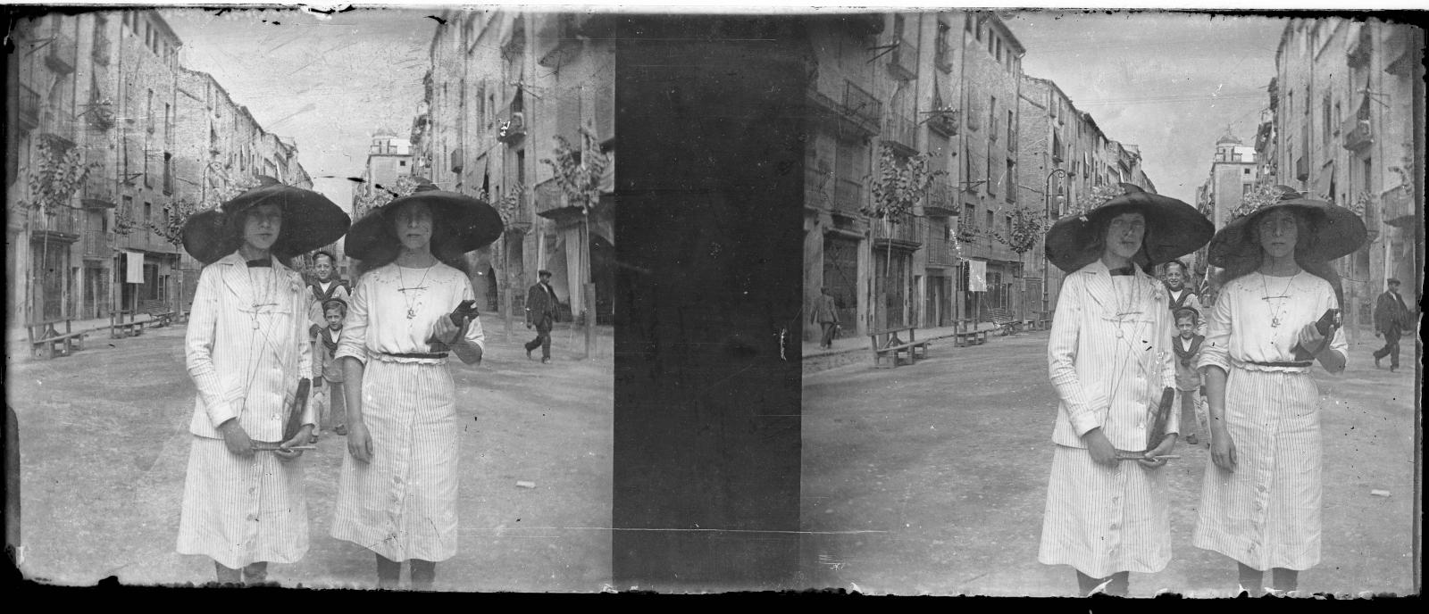 Desconegut, [Retrat a la rambla de la Llibertat]