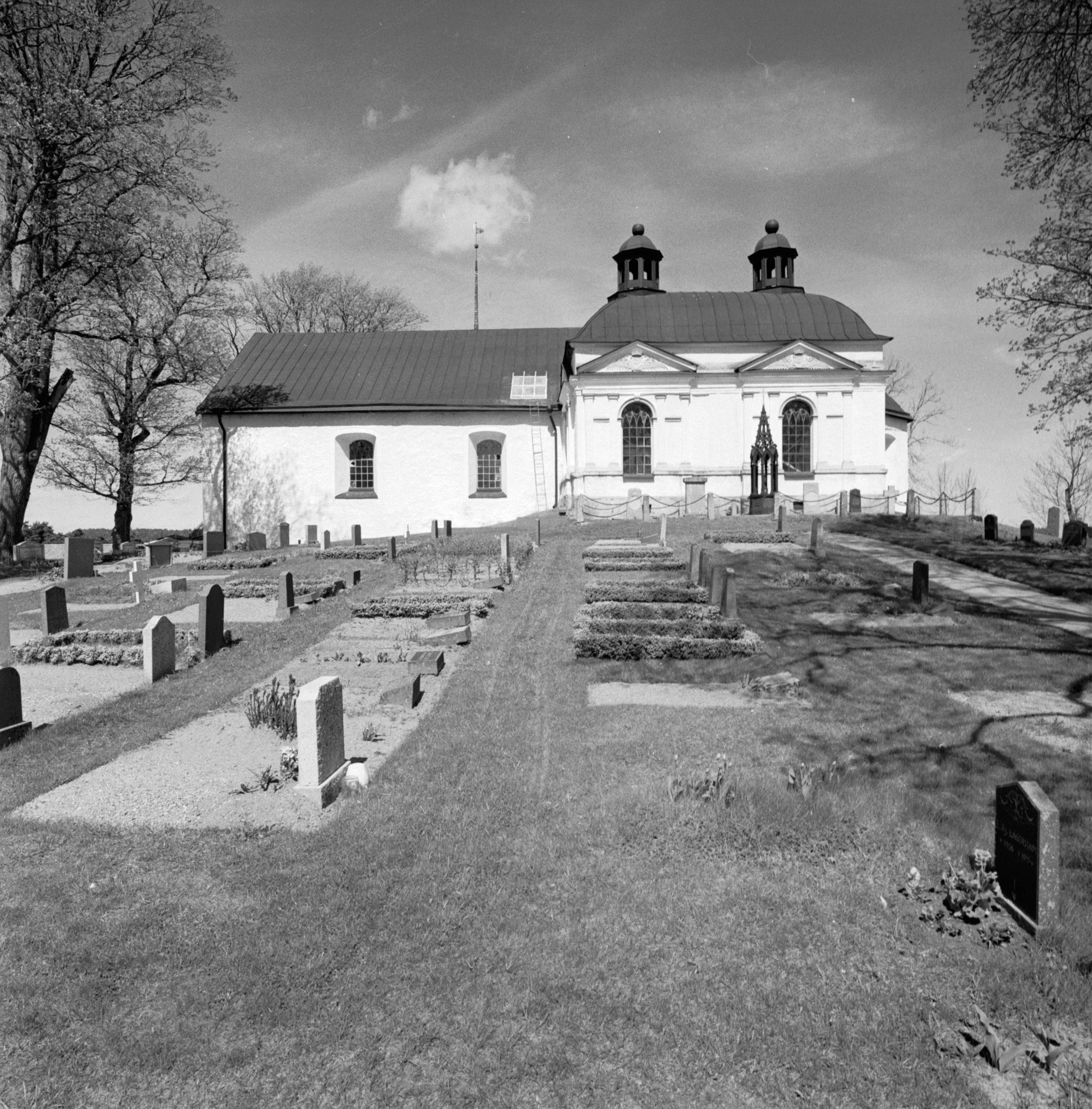 Nils Lagergren, Husby-Oppunda kyrka