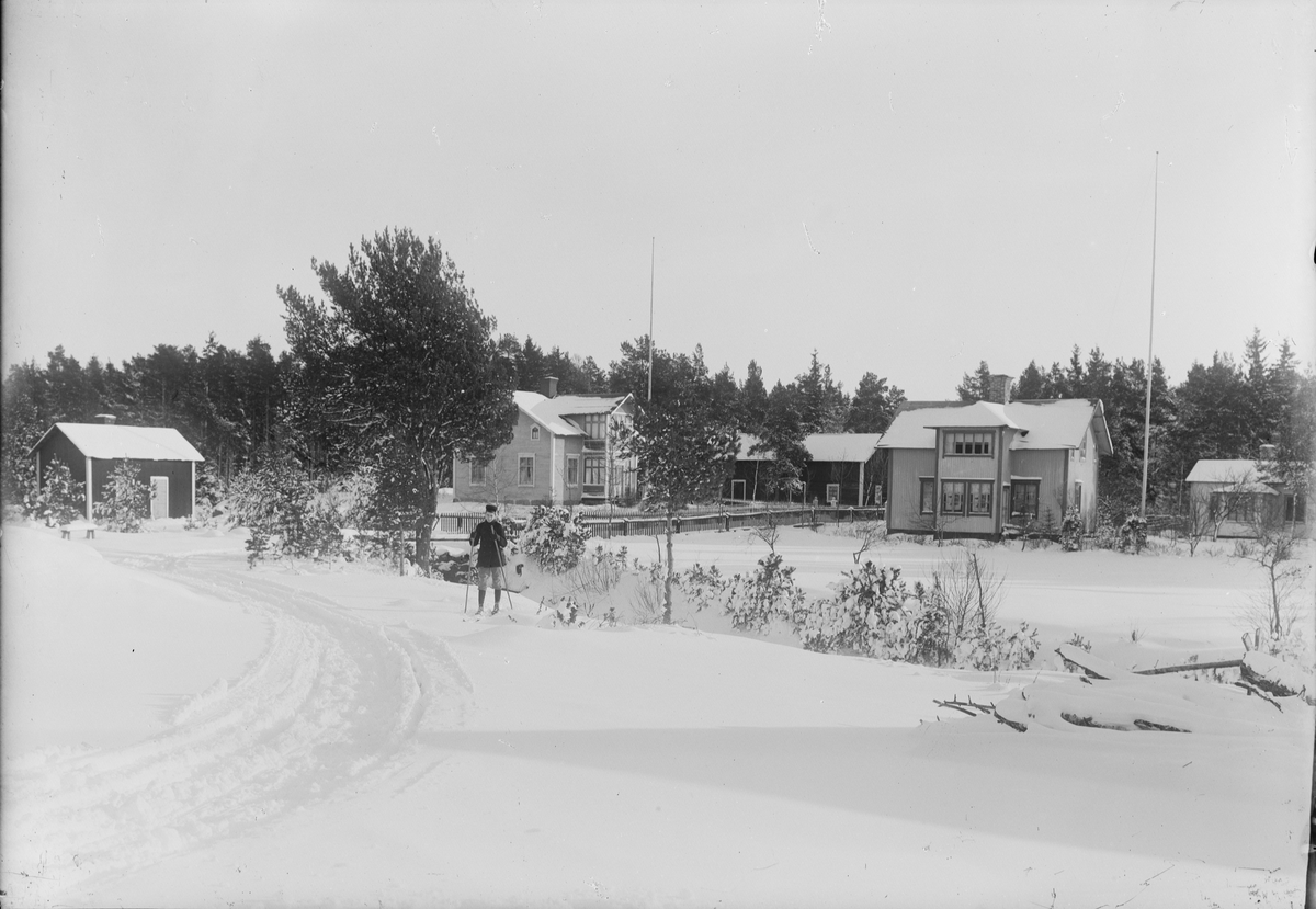 Skötsner-Edhlund, Skidåkning vid kanalen, Östhammar, Uppland 1910