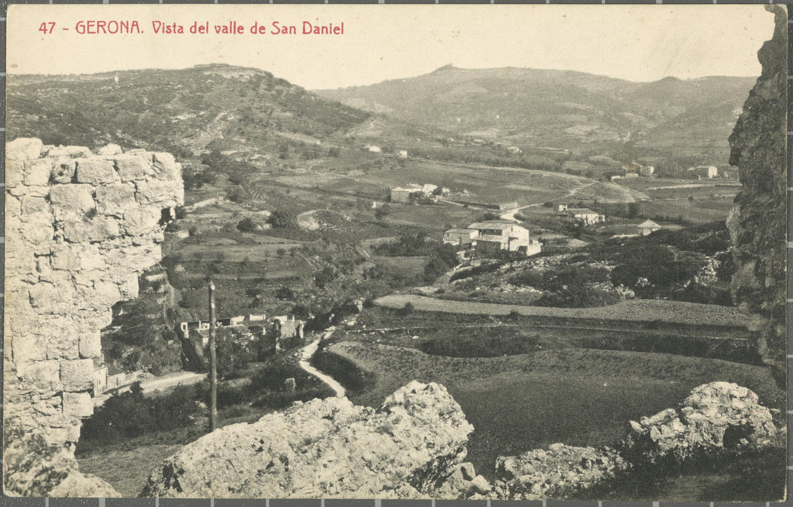 Desconegut, 47-Gerona. View of the valle of San Daniel