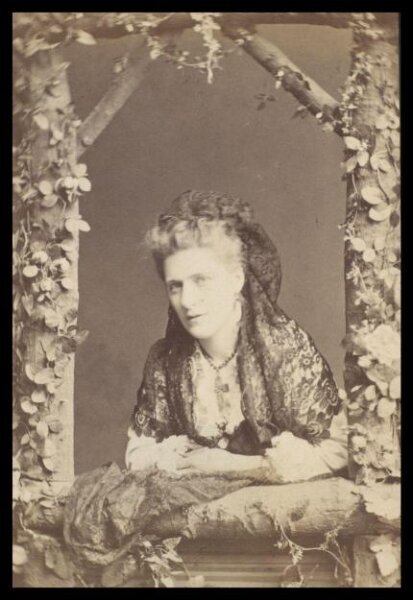 London Stereoscopic and Photographic Company, Guy Little Theatrical Photograph
