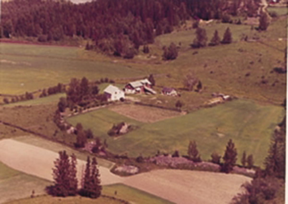Widerøes Flyveselskap A/S, Flyfoto av Stenseng, Brumunddal.
