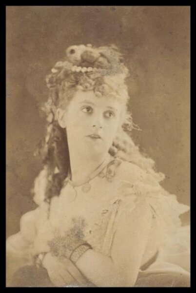 London Stereoscopic and Photographic Company, Guy Little Theatrical Photograph