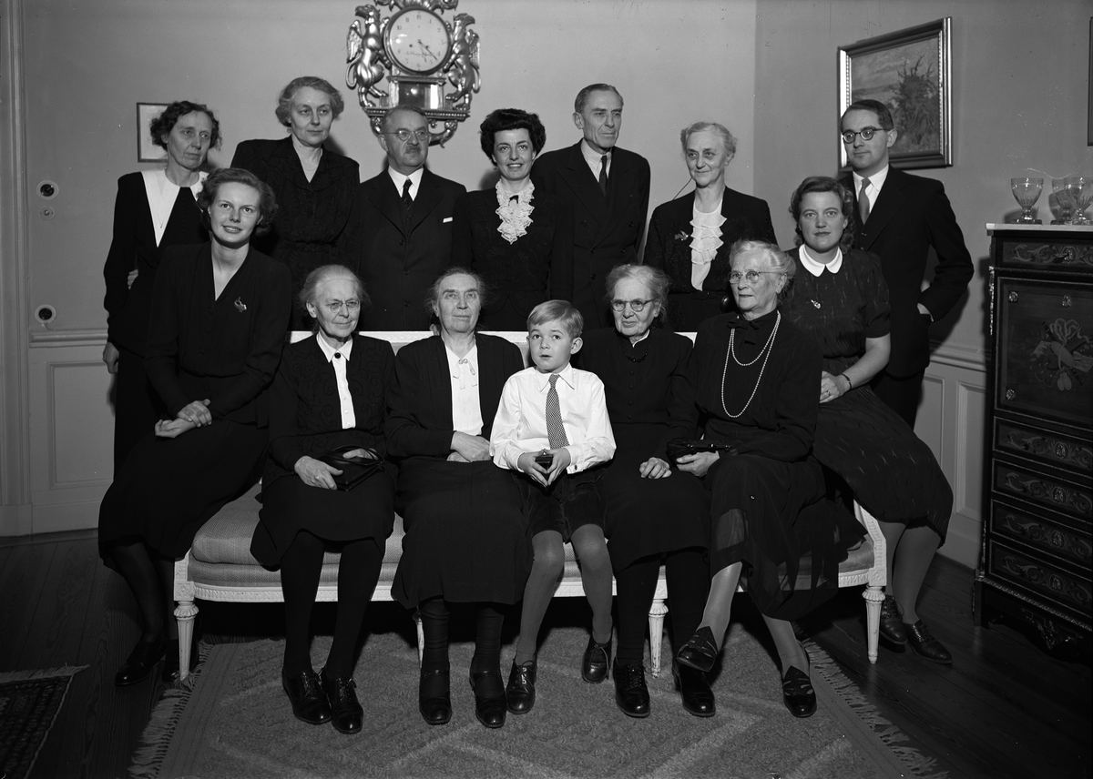 Paul Sandberg, Grupporträtt med landshövding Hilding Kjellman, Uppsala 1945