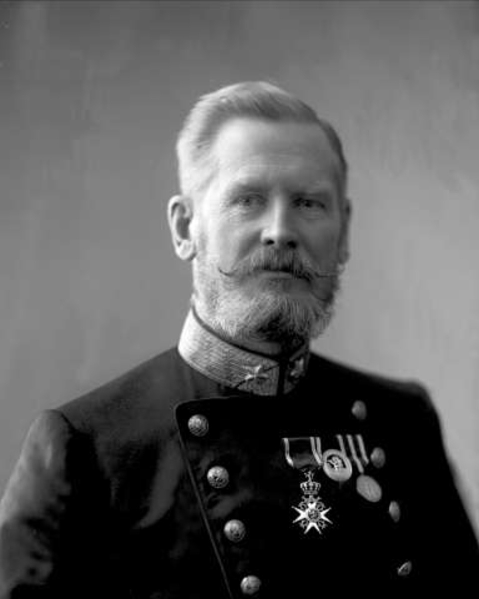 Gustav Borgen, Portrett, general Lund i uniform.