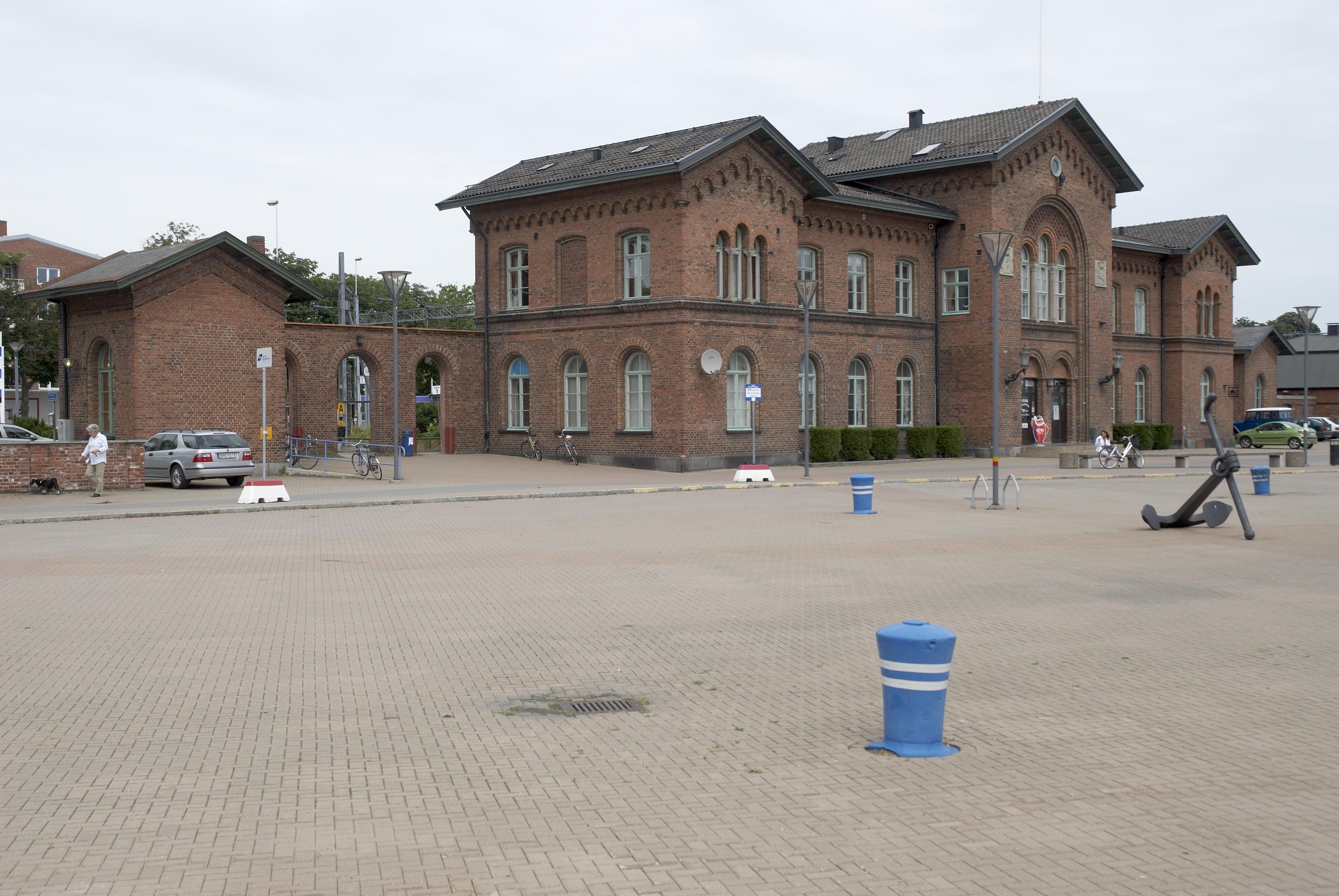 Bengt A Lundberg, Ystads station