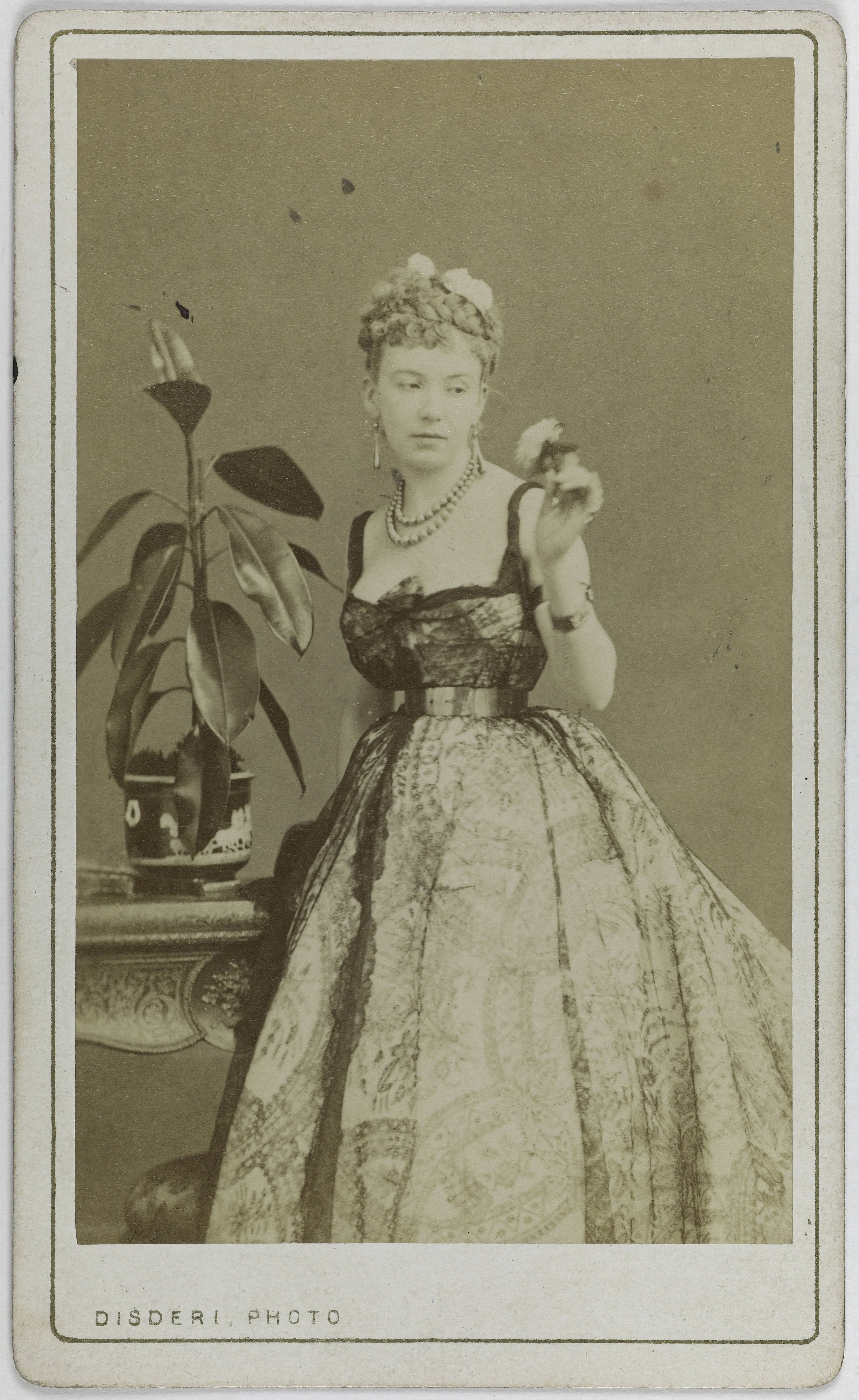 André-Adolphe-Eugène Disdéri, Portrait de Cora Pearl (Elisabeth Emma Crouch dite, 1835?-1886), courtisane