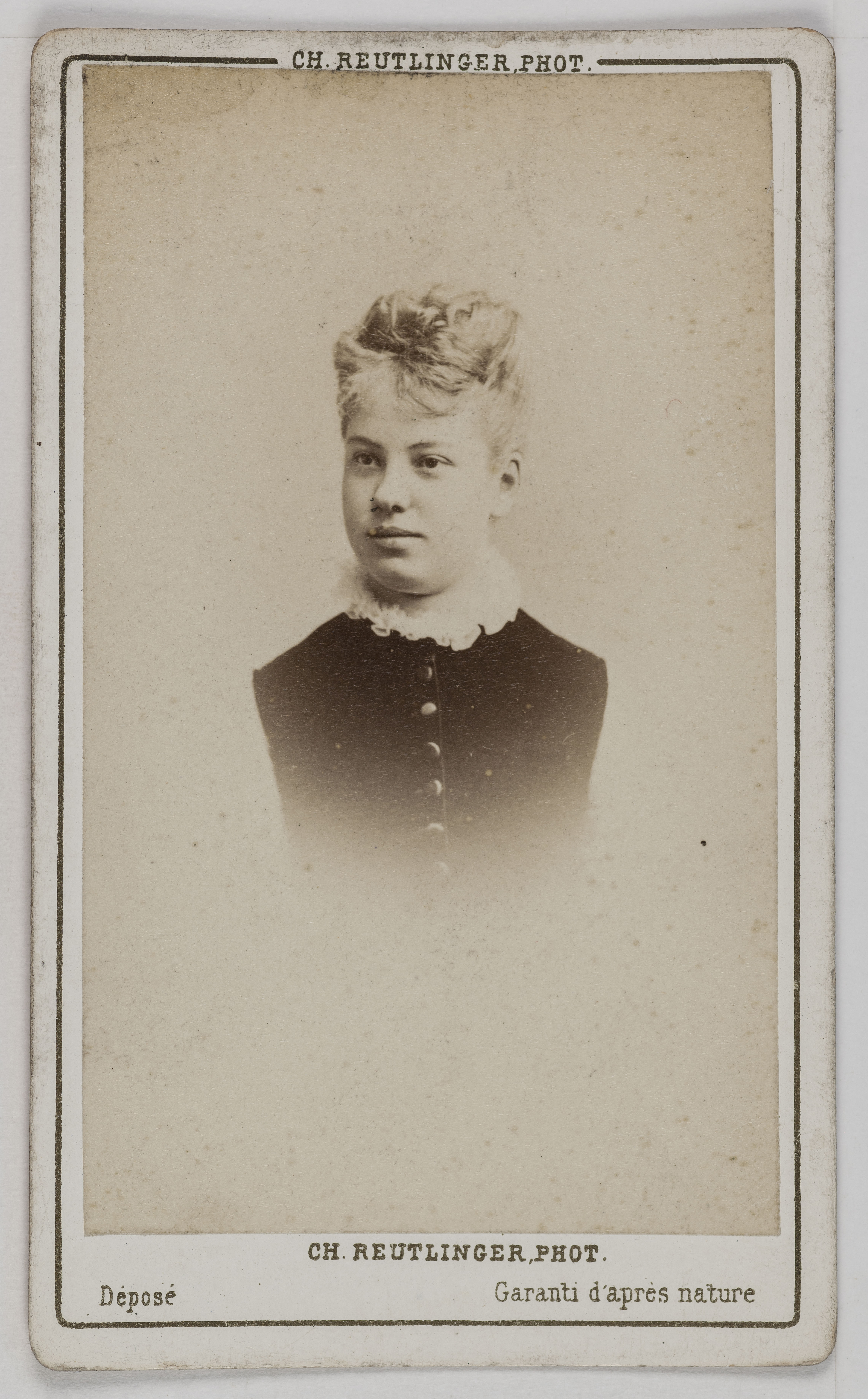 Charles Reutlinger, Portrait de Viarney, actrice au Théâtre de l'Ambigu-Comique.