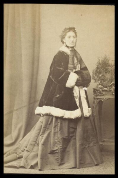 London Stereoscopic and Photographic Company, Guy Little Theatrical Photograph