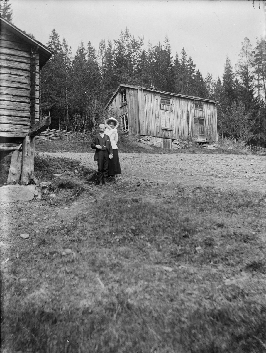 Josef Ärnström, Par vid Gammeljäntstugan 1910, sannolikt Medelpad