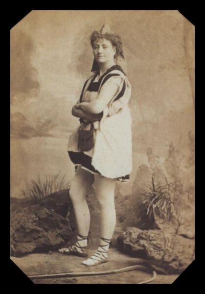 London Stereoscopic and Photographic Company, Guy Little Theatrical Photograph