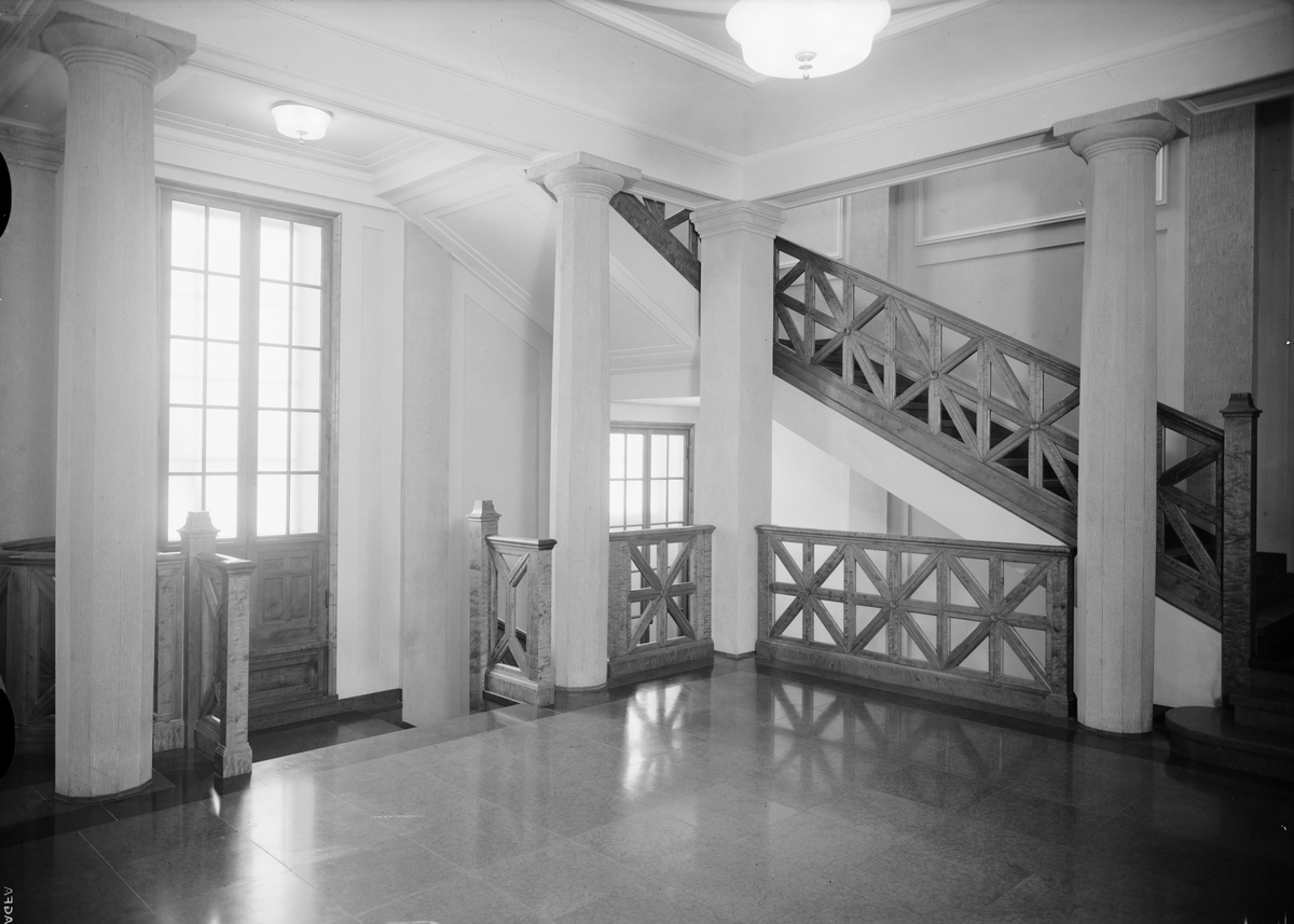 Paul Sandberg, Vaksalaskolan, Fålhagen, Uppsala, trapphall 1935