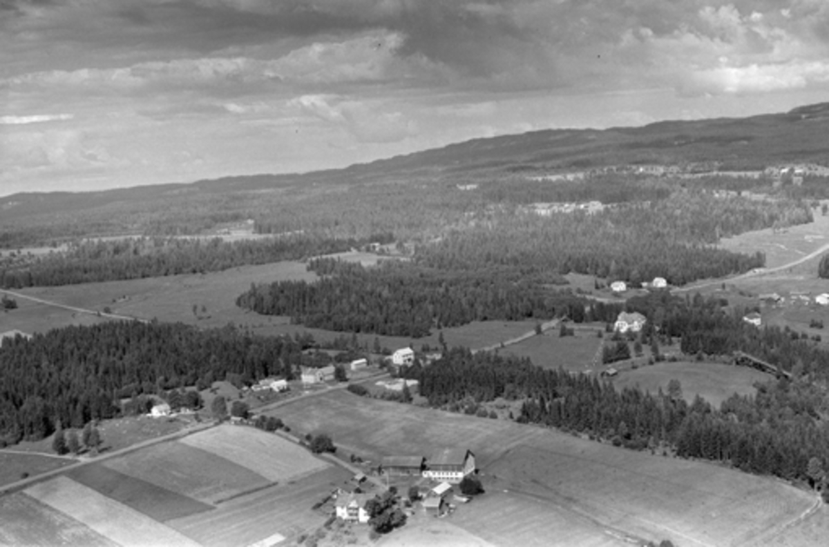 Anno Domkirkeodden, Flyfoto av Torseter gård, Brumund skole, Ringsaker.