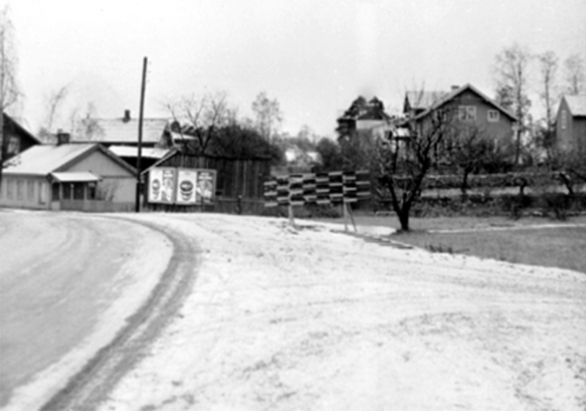 Anno Domkirkeodden, FRA KRYSSET BRISKEBYVEGEN/STANGEVEGEN, EKSTERIØR STANGEVEGEN 96 I BAKGRUNNEN