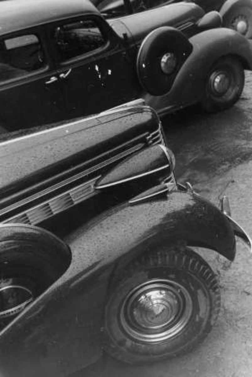 Anders Beer Wilse, Antakelig en bil av typen Buick 1938-modell nærmest i bildet.