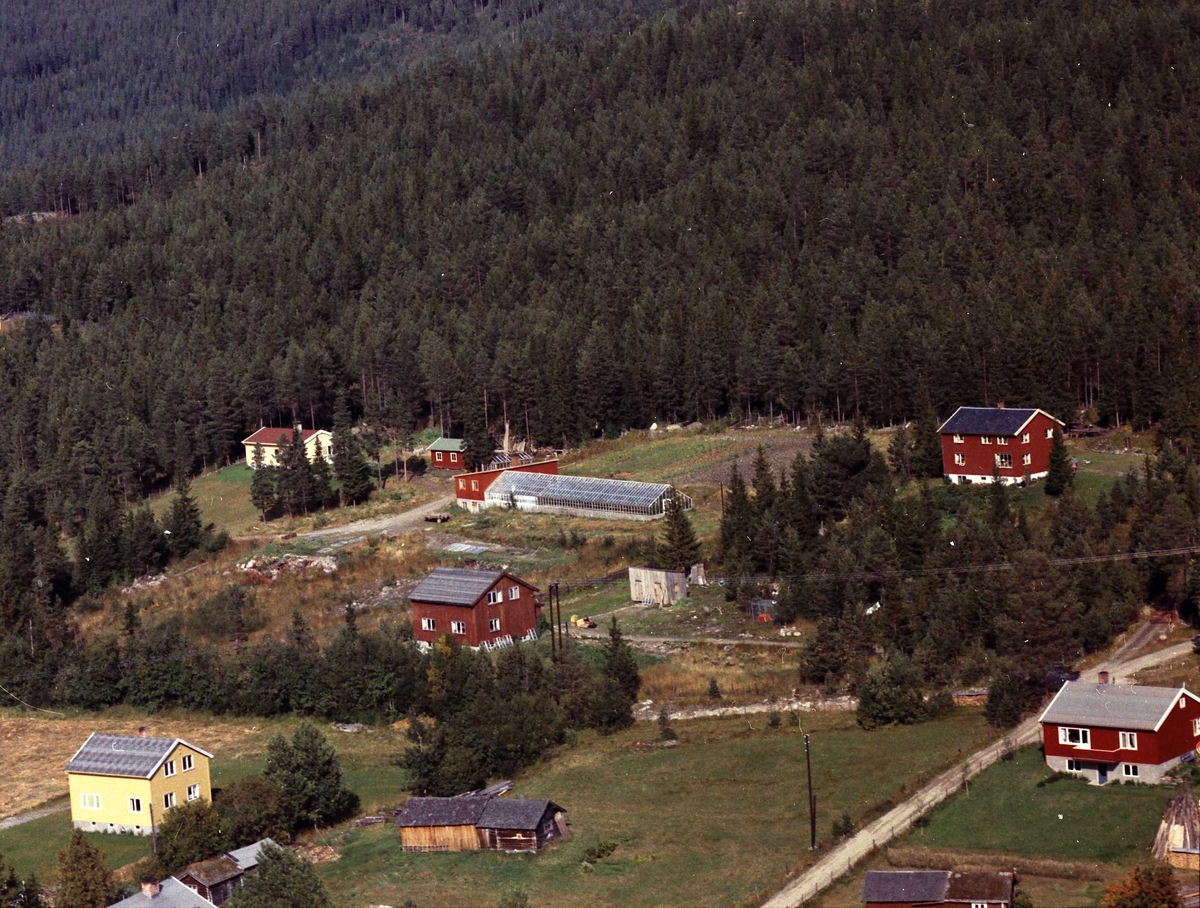 Widerøes Flyveselskap A/S, Gårdsplasser.