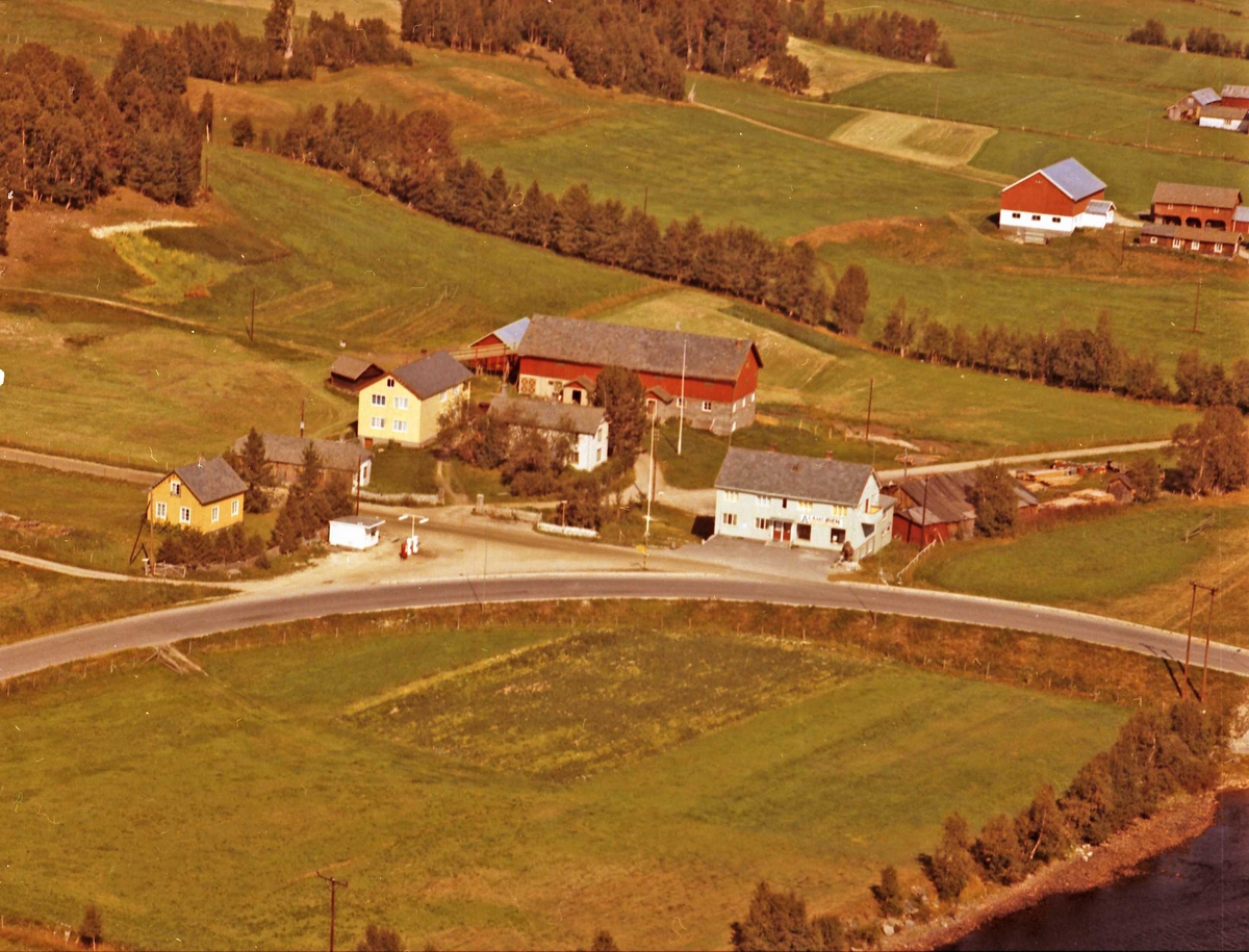 Widerøes Flyveselskap A/S, Gårdsbruk.