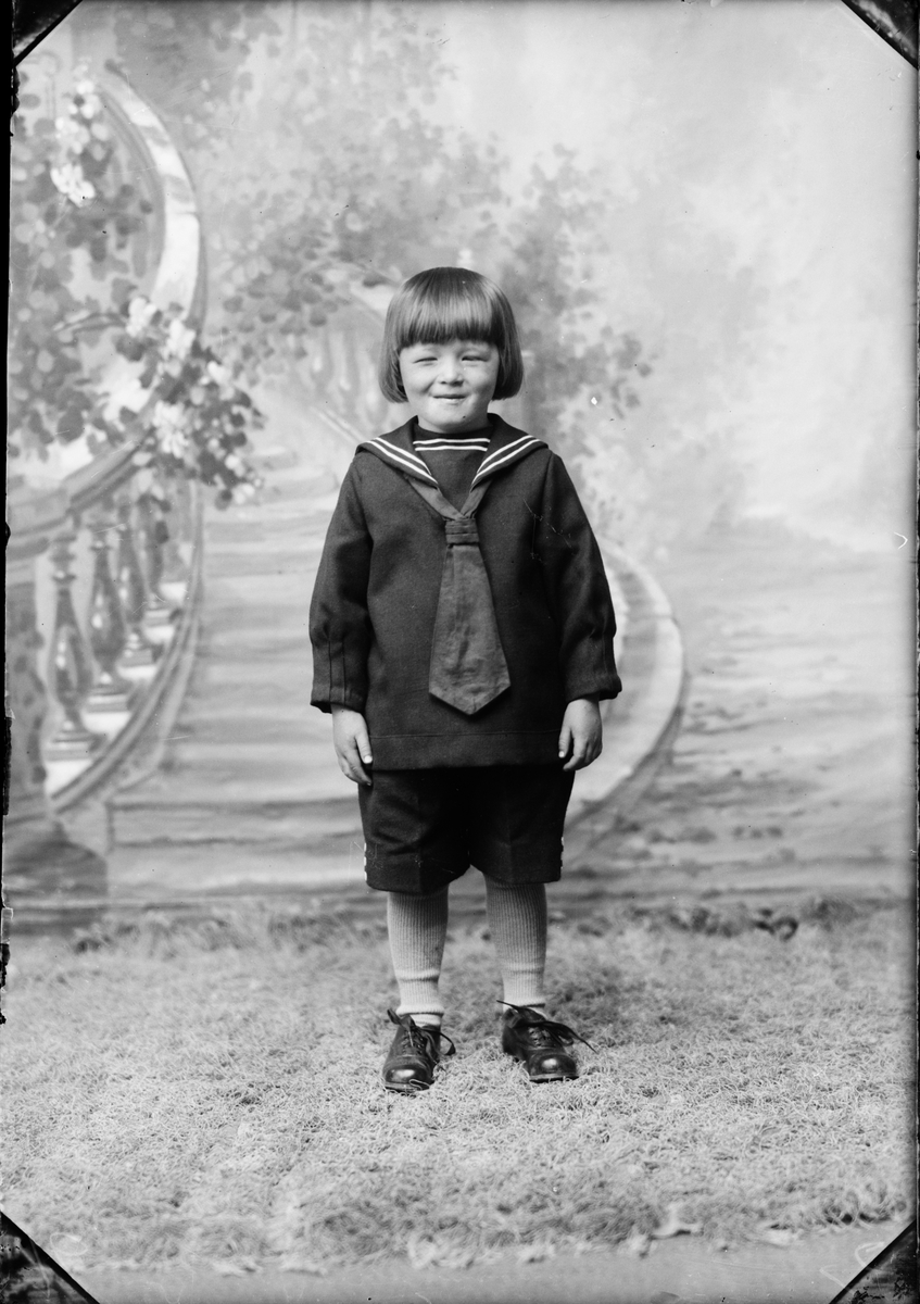 Skötsner-Edhlund, Ateljé Portrait - Boy, Östhammar, Uppland