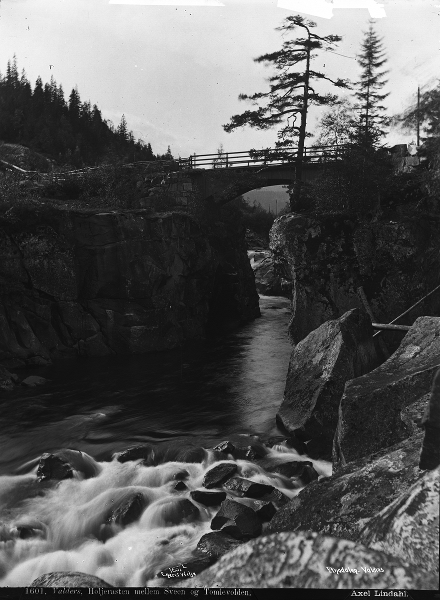 Axel Lindahl, Prot: Valdres mellem Sveen og Tomvolden