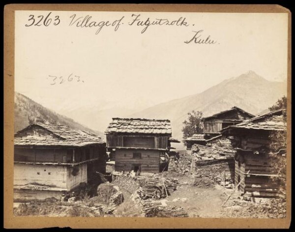 Francis Frith, Village of Fugutrolk.  Kulu