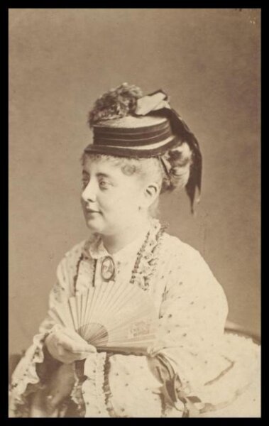 London Stereoscopic and Photographic Company, Guy Little Theatrical Photograph