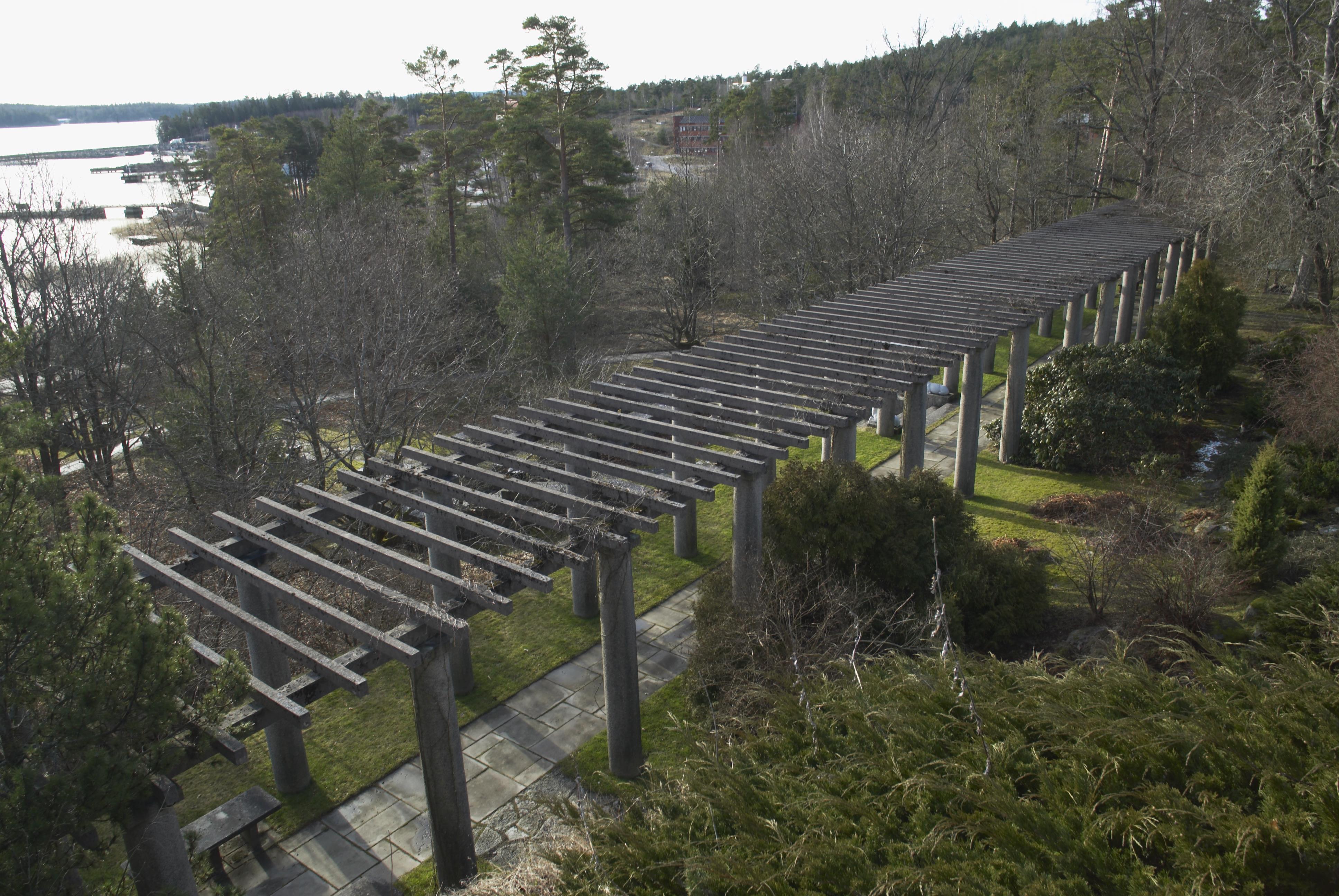 Bengt A Lundberg, Berga slott