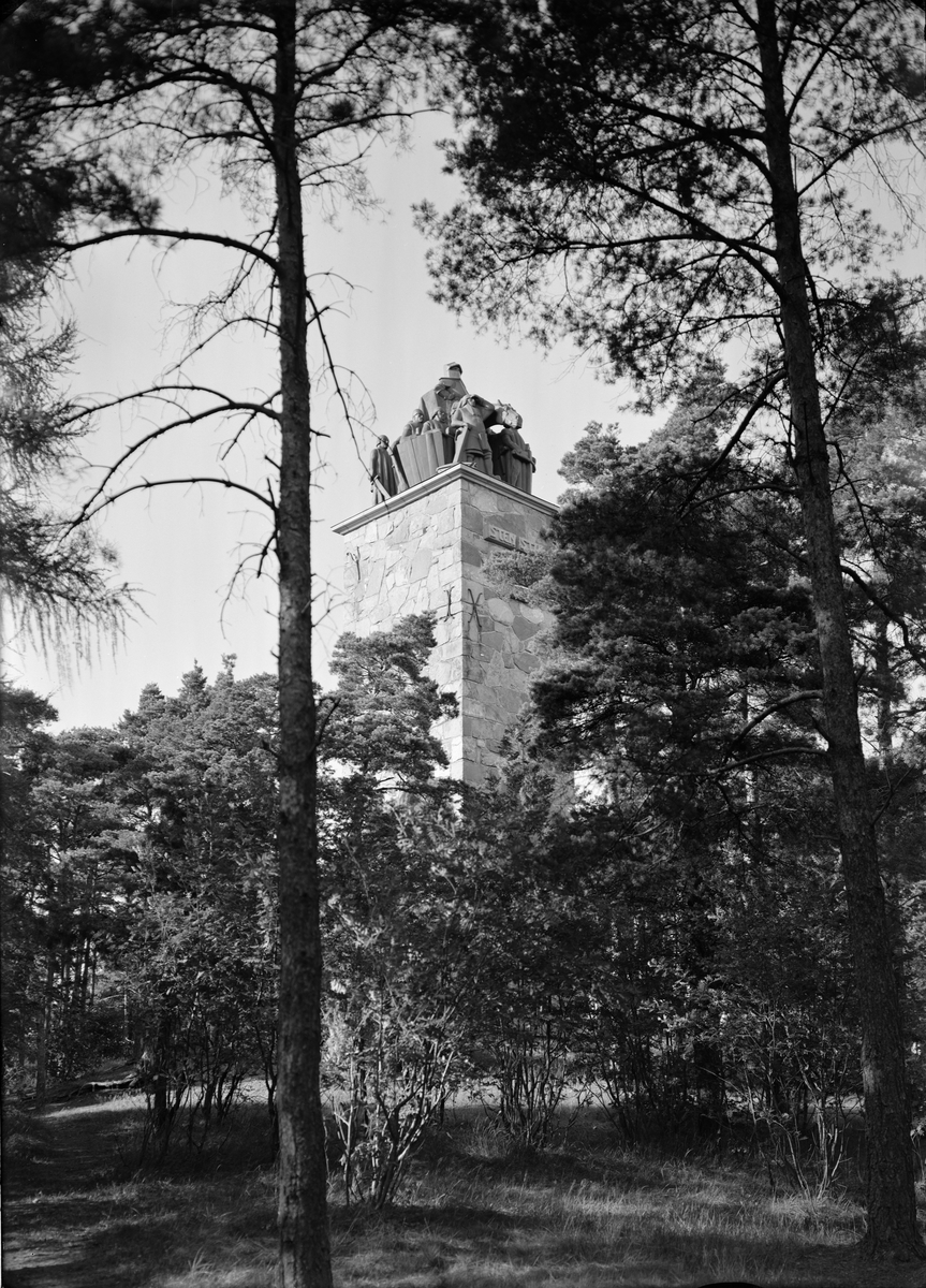 Paul Sandberg, Sten Sture-monumentet, Kronåsen, Uppsala augusti 1946