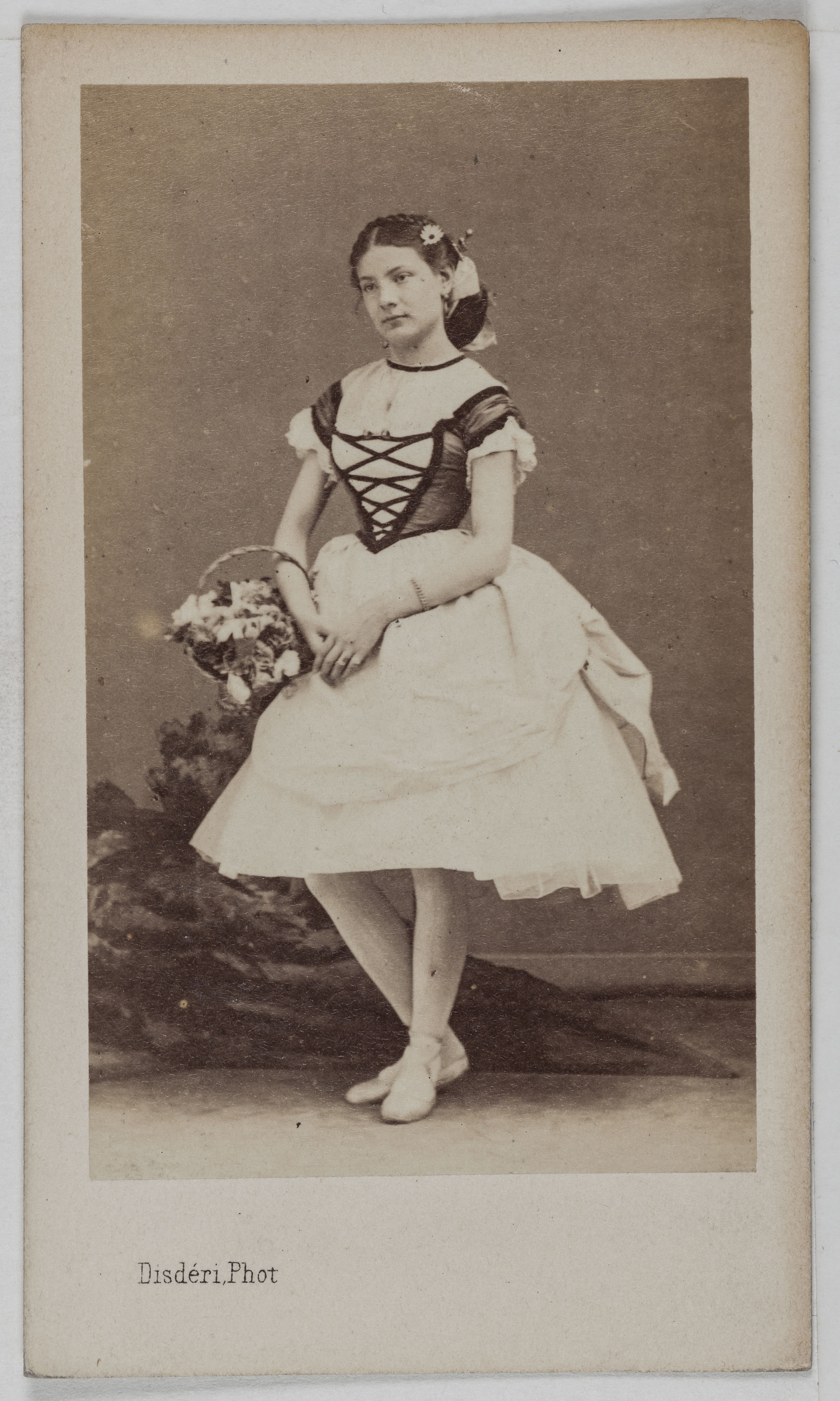 André-Adolphe-Eugène Disdéri, Portrait de Marconay Blanche, (danseuse)