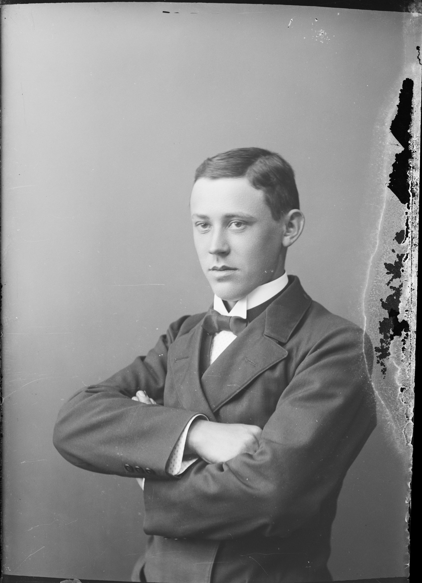 Skötsner-Edhlund, Ateljéporträtt - man, Östhammar, Uppland