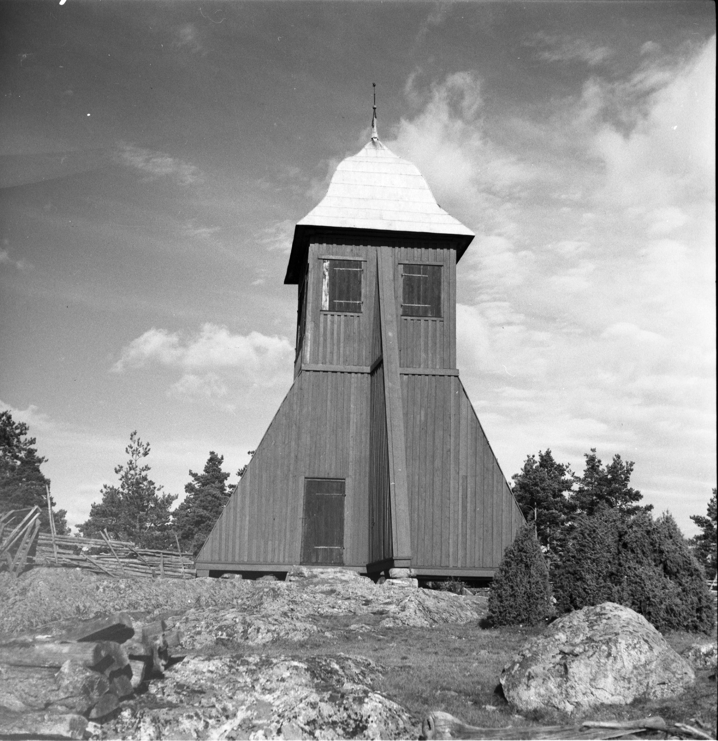Nils Lagergren, Kårsta kyrka