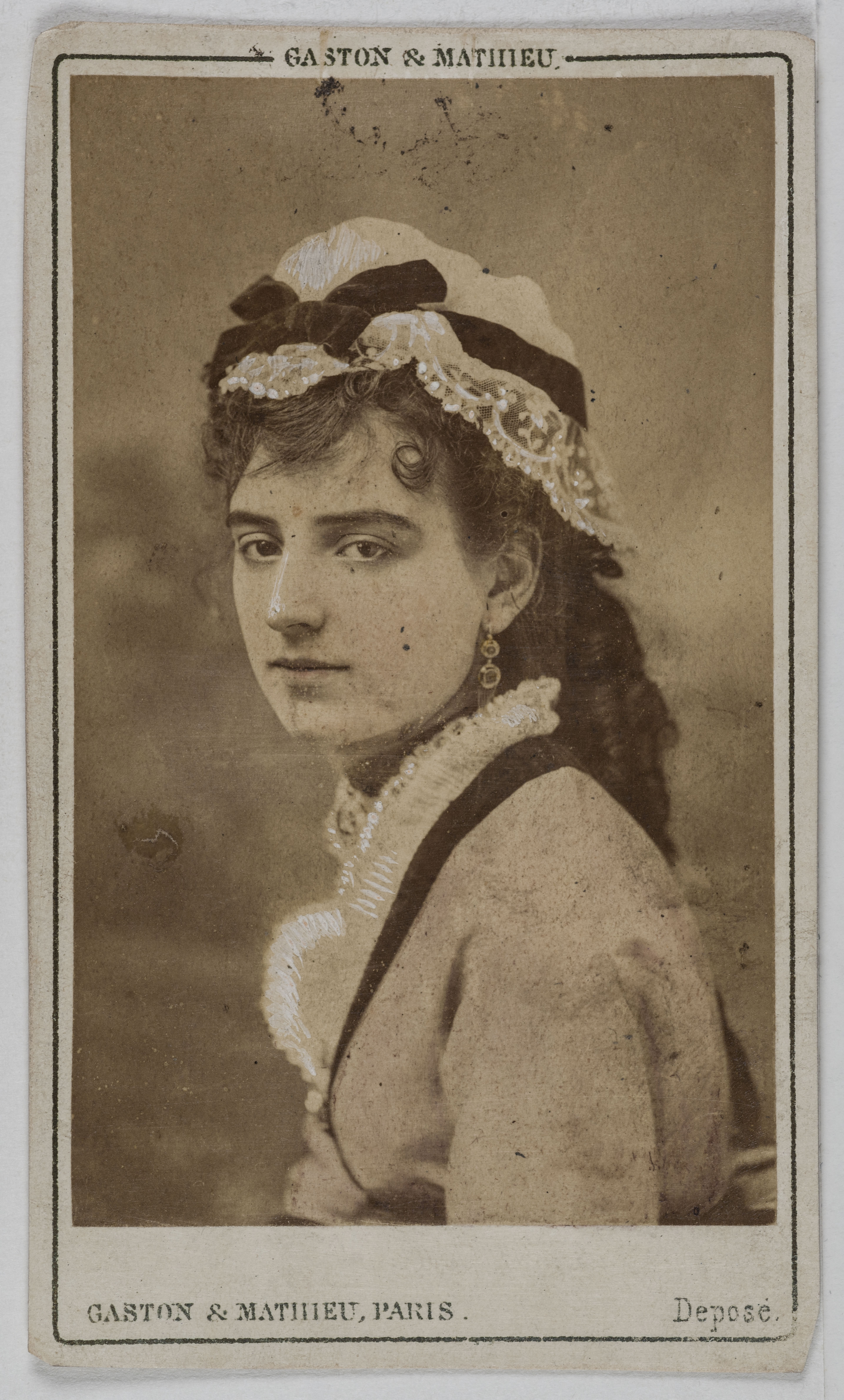 Mathieu & Cie Gaston, Portrait de Linda, (Gabrielle Thérèse Coussin, dite), (actrice)