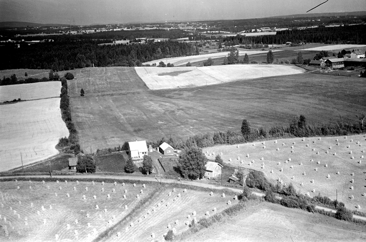 Widerøes Flyveselskap A/S, FLYFOTO NYHEIM 235-8, ROMEDAL