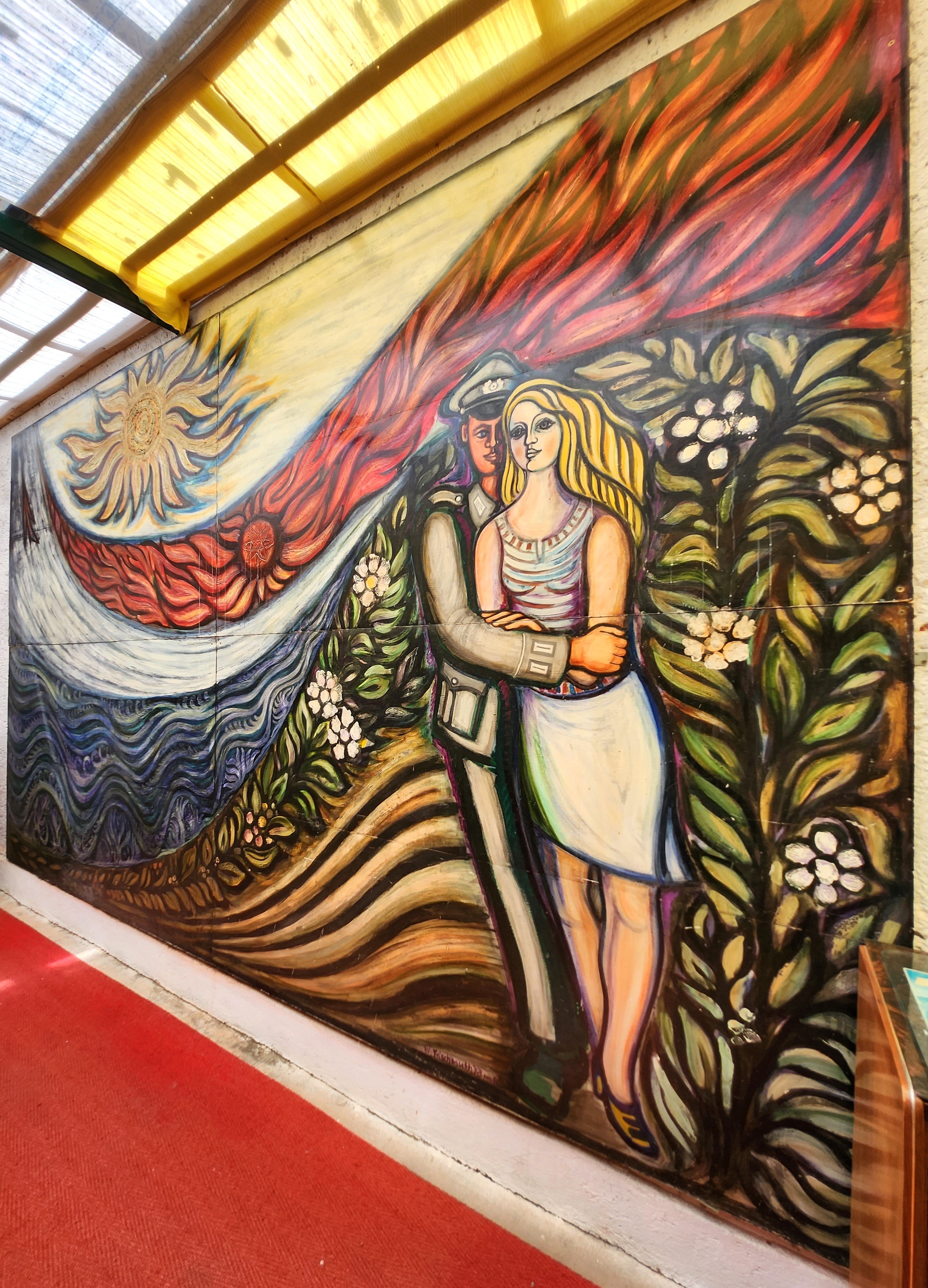 Werner Frischmuth, Wandbild: NVA-Soldat mit Freundin in sonniger Landschaft