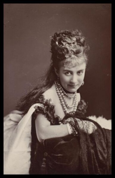 London Stereoscopic and Photographic Company, Guy Little Theatrical Photograph