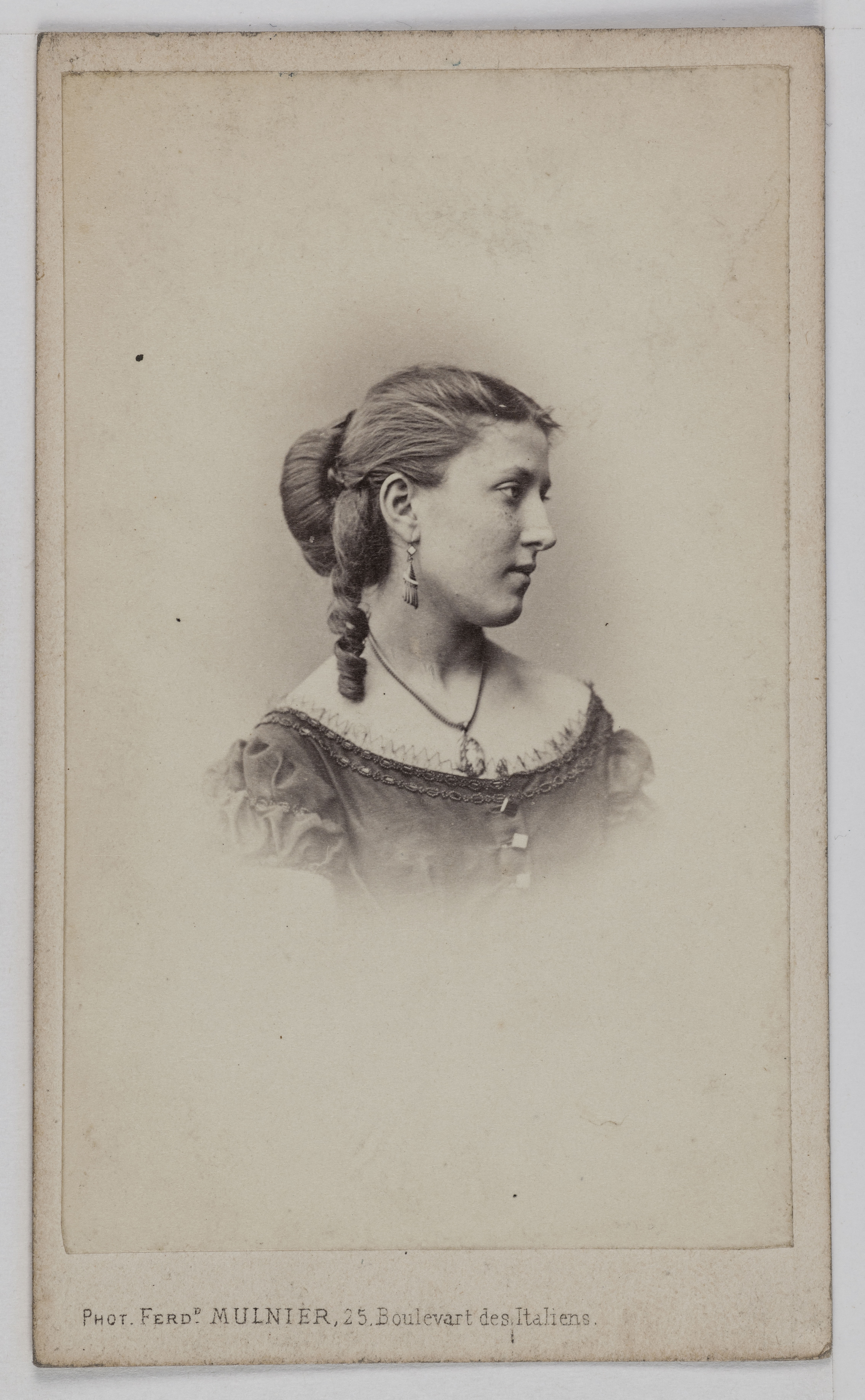 Ferdinand Mulnier, Portrait de Marie Verne (1818-1895), danseuse à l'Opéra en 1866 et au Palais Royal.